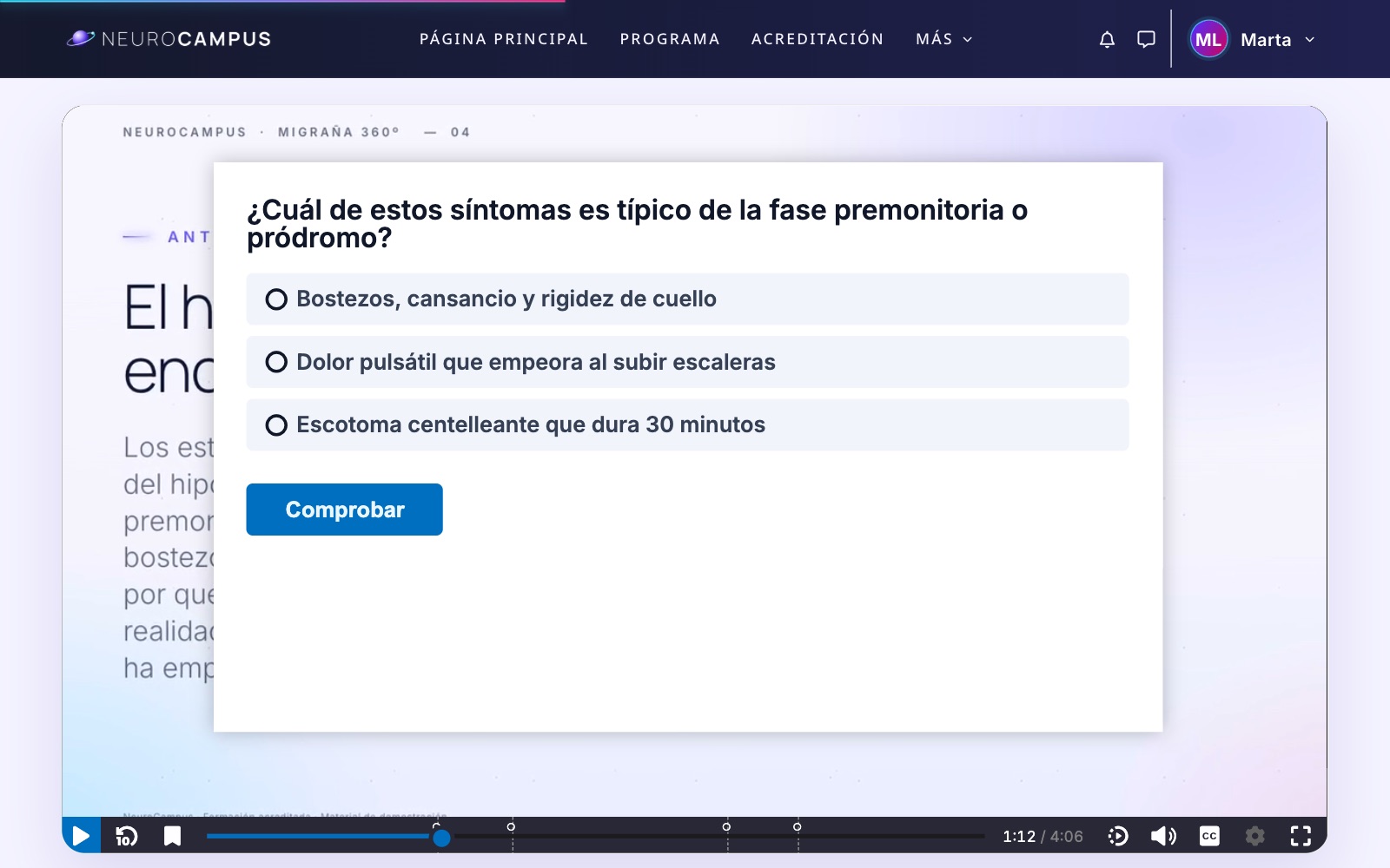 Vídeo interactivo detenido en una pregunta de opción múltiple sobre el pródromo de la migraña